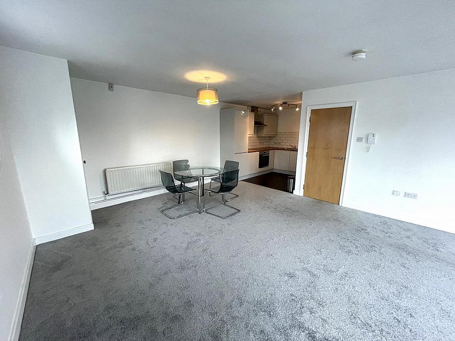 Apt 60 Quaygate, 19  Station Street