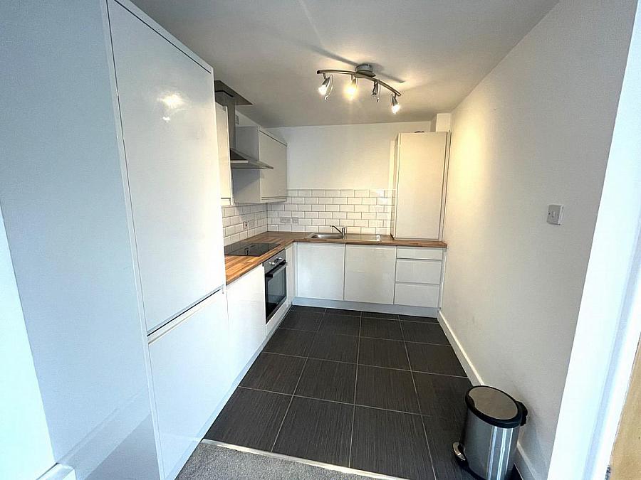 Apt 60 Quaygate, 19  Station Street