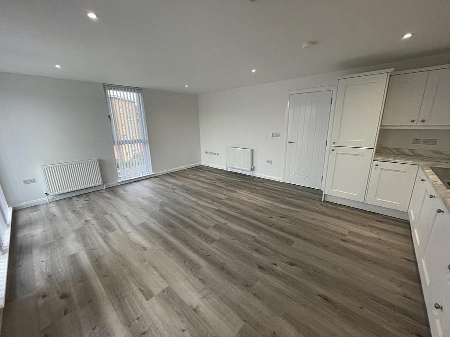 Lewis Mews, Block E