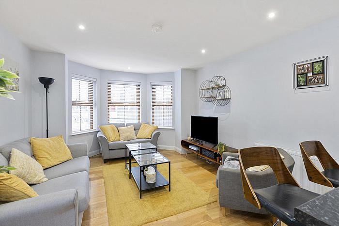 Apt 1 120 Upper Newtownards Road