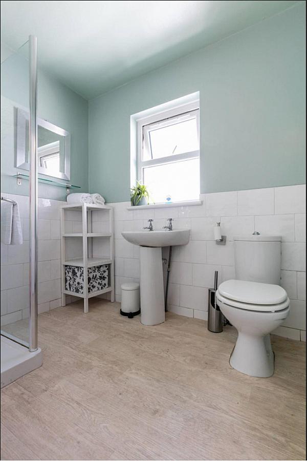 33 Belmont Avenue West
