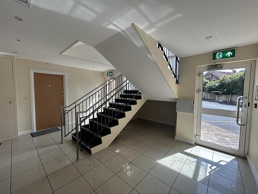 Apt 4 Shandon Manor