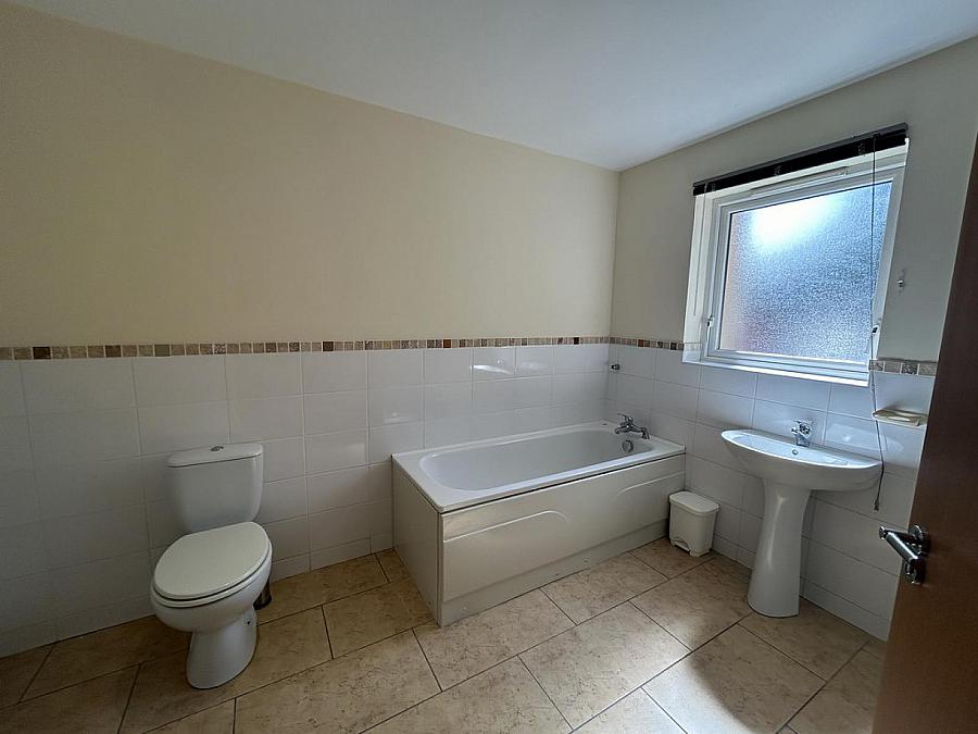 Apt 4 Shandon Manor