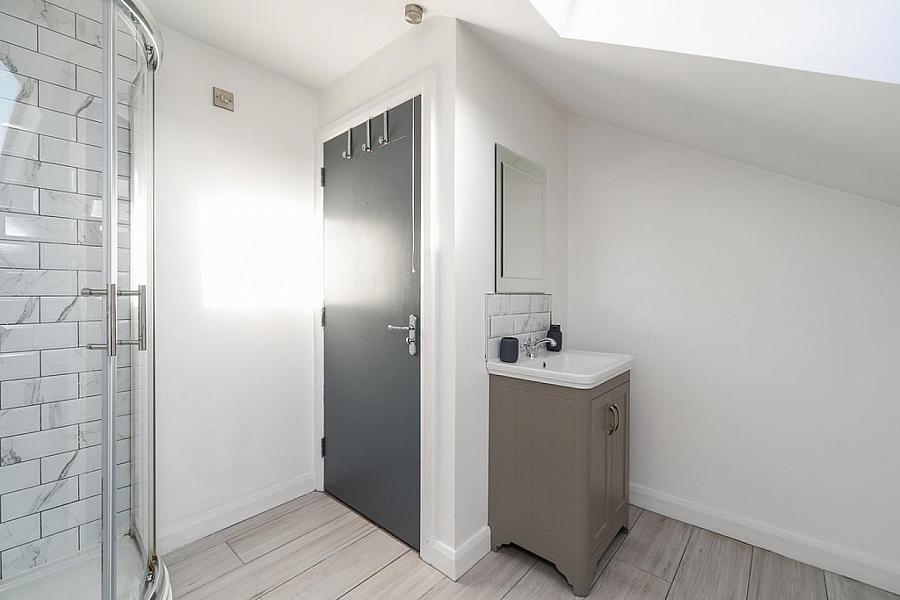 Apt 22 Hawthornden Building