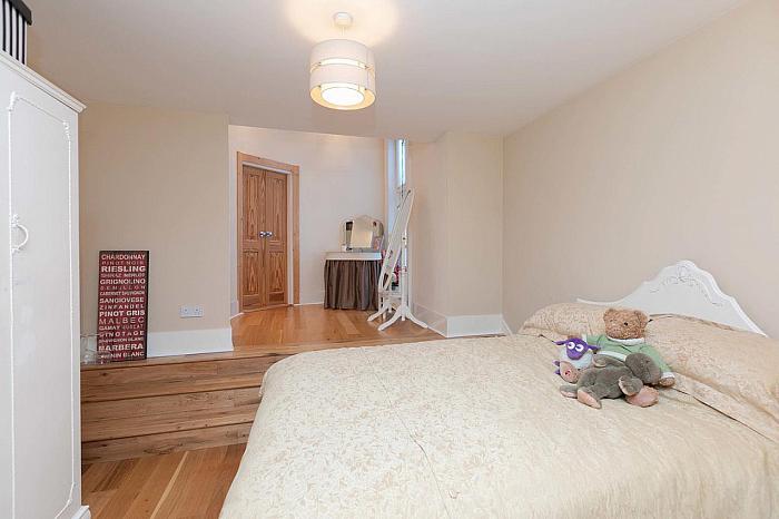 Apartment 6, 18 The Walled Garden