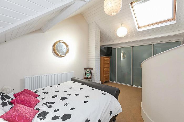 Apartment 6, 18 The Walled Garden