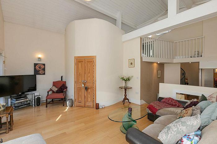 Apartment 6, 18 The Walled Garden