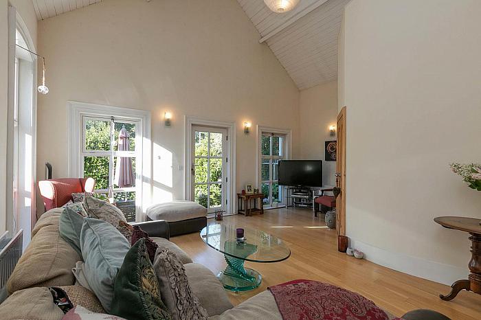 Apartment 6, 18 The Walled Garden