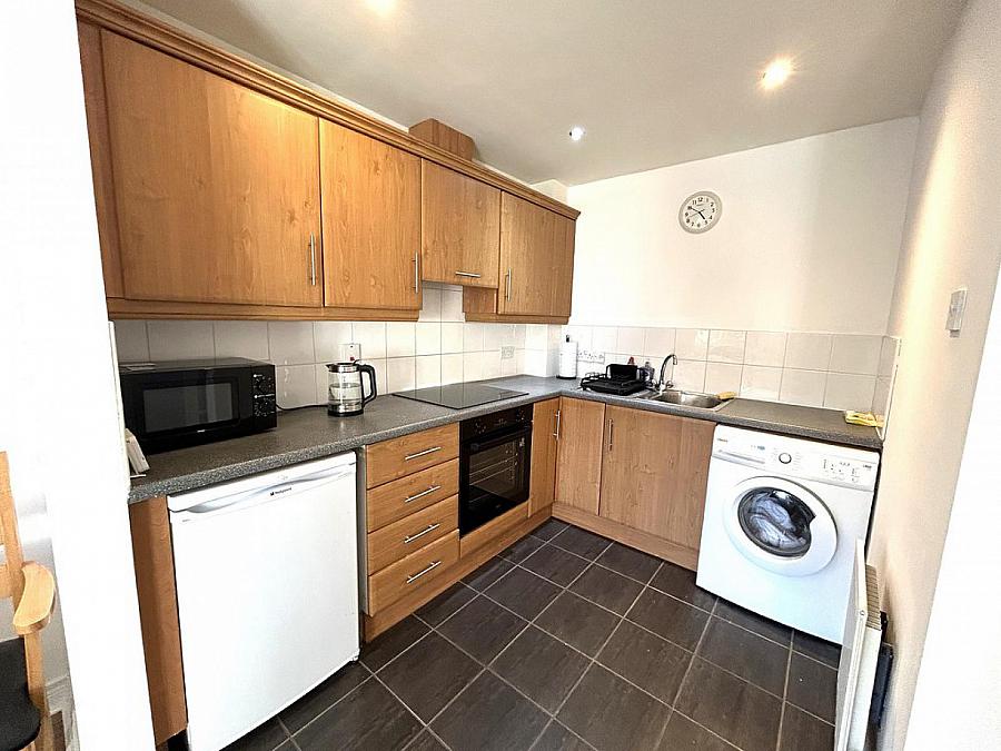 Apt 4 Lesley Mews, 19 Church View