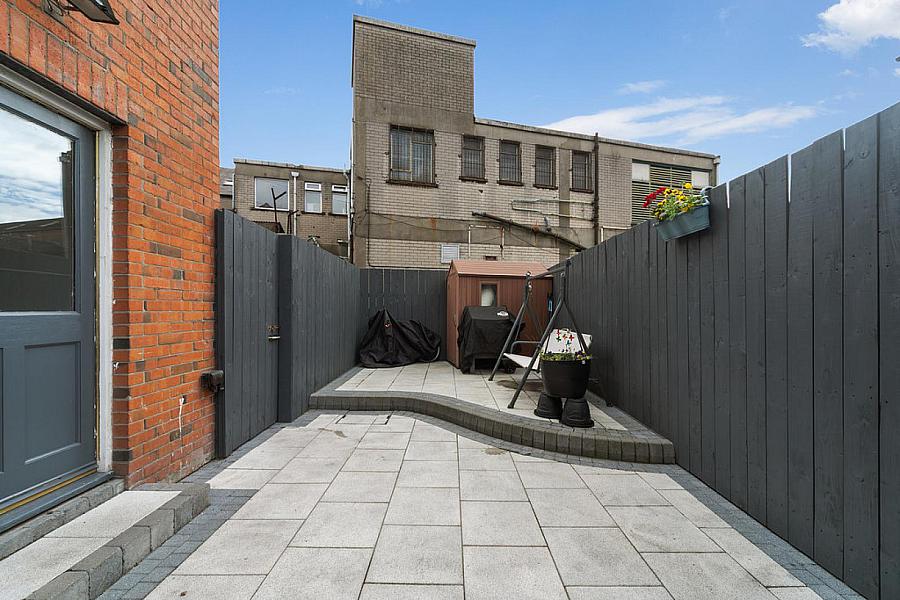 2 Ribble Street