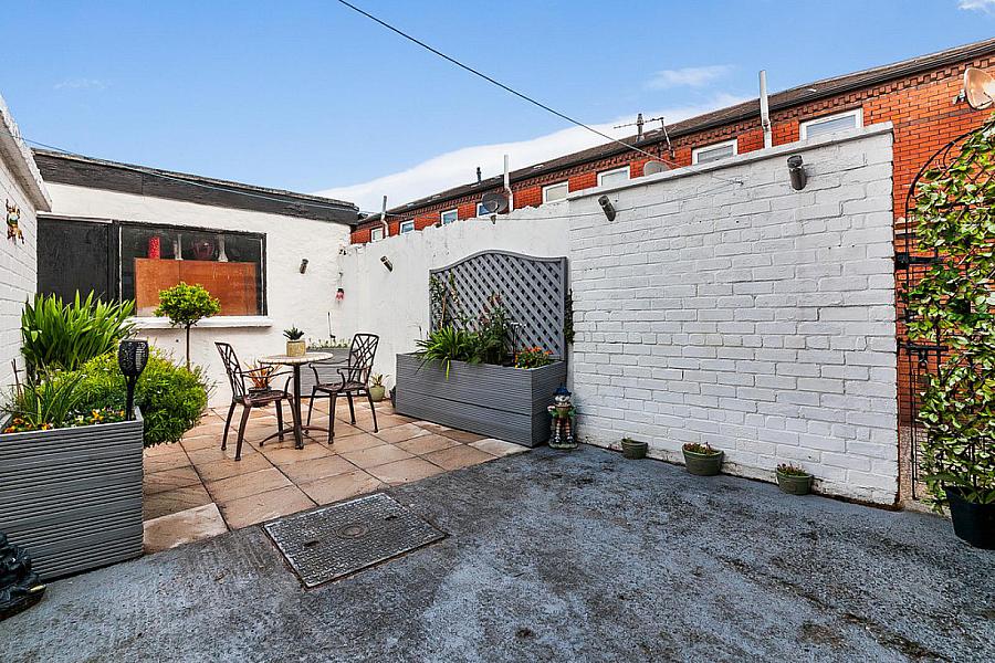 84 Lisavon Street