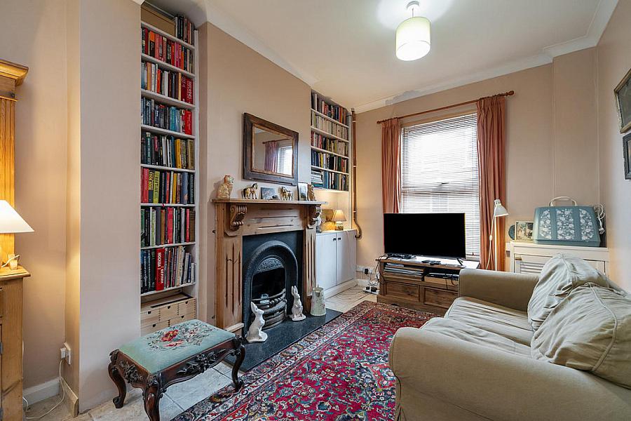 21 Ravenscroft Street