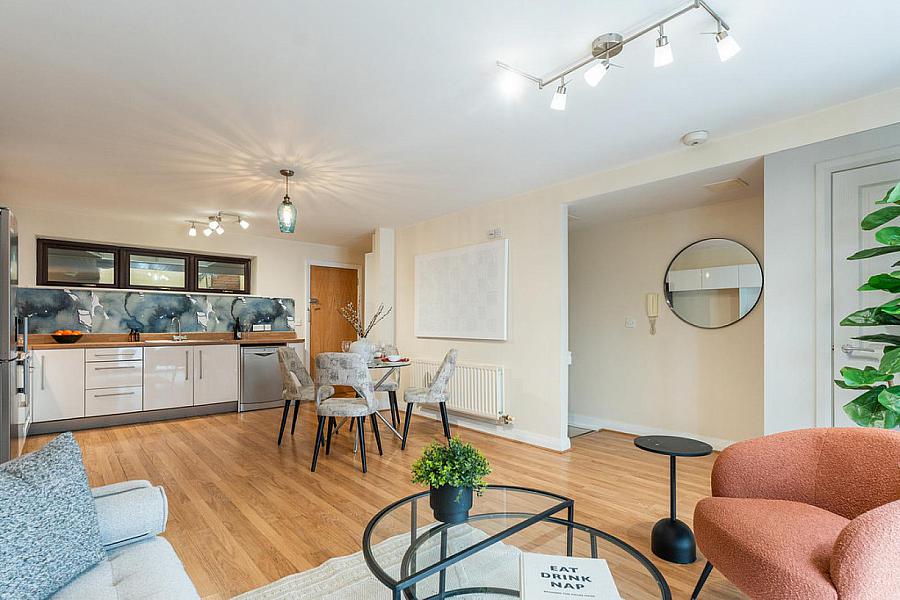 Apartment 5 Winter Gardens