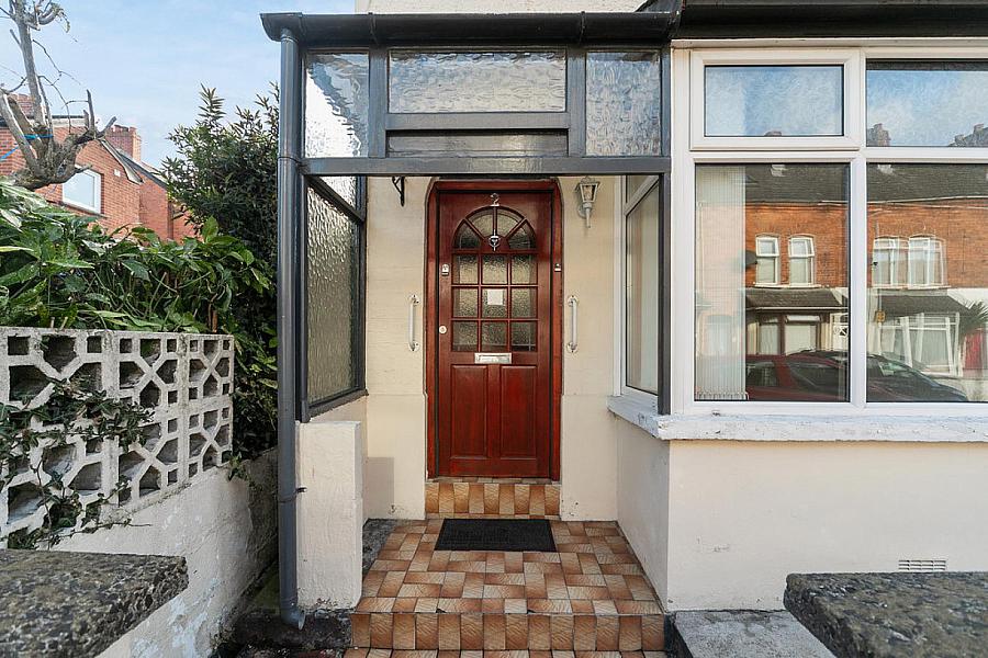 2 Clarendon Avenue