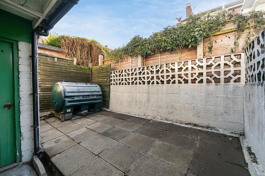 2 Clarendon Avenue