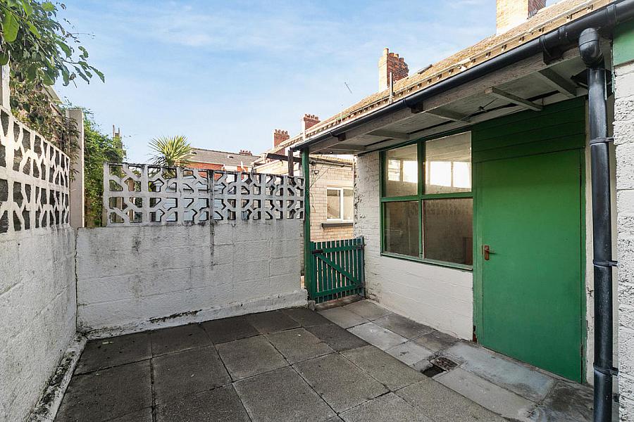 2 Clarendon Avenue