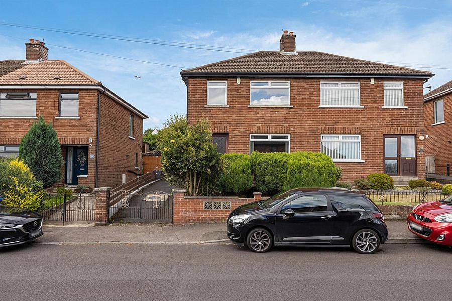 10 Orangefield Grove