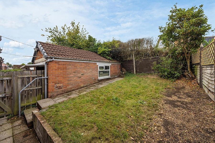 10 Orangefield Grove