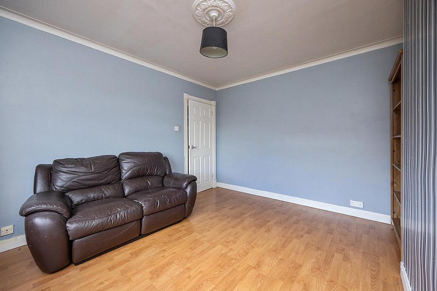 10 Orangefield Grove
