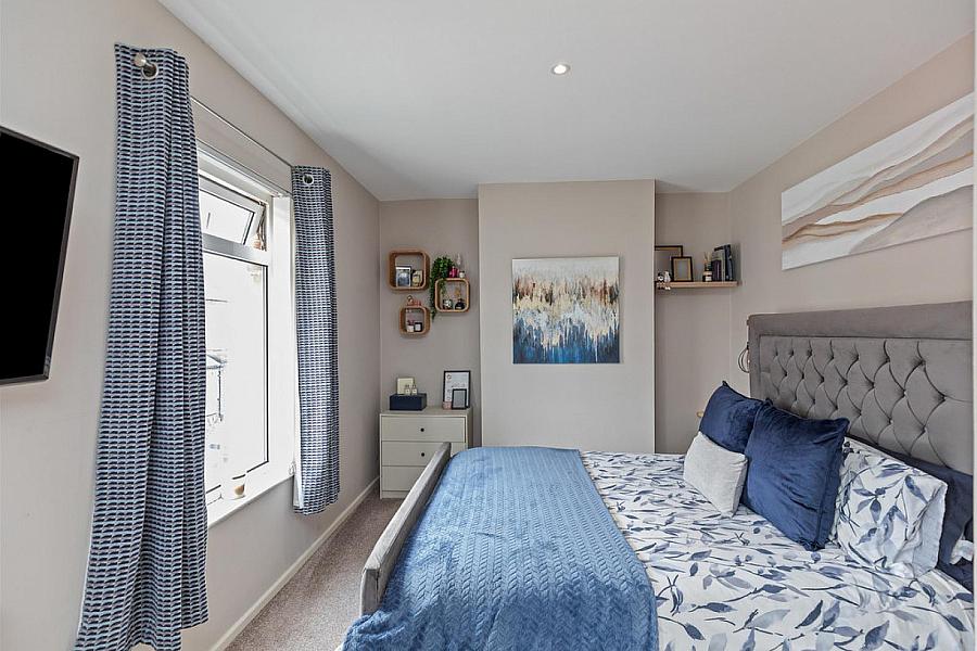 5 Dunraven Avenue