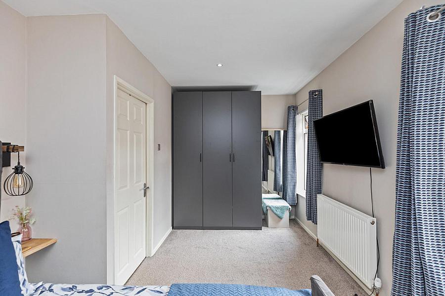 5 Dunraven Avenue