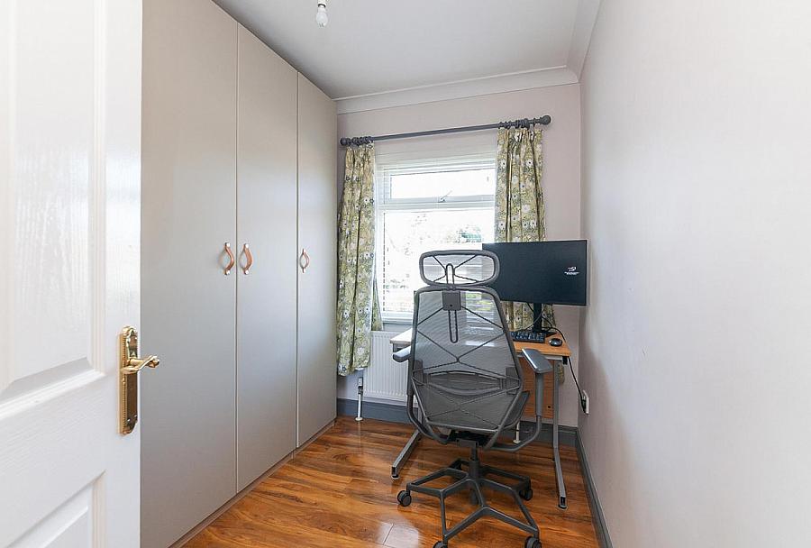33 Kingsway Park