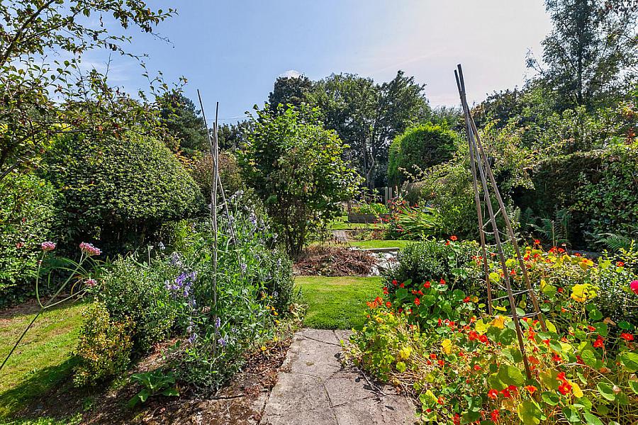 33 Kingsway Park