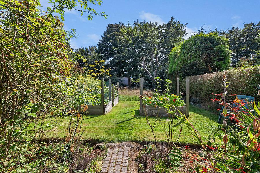 33 Kingsway Park