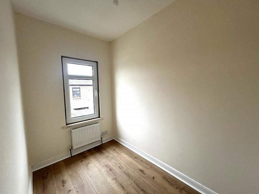 71 Avoniel Road