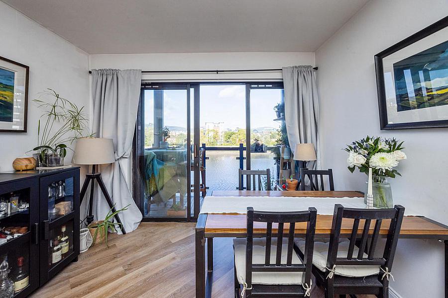 16 Ravenhill Reach