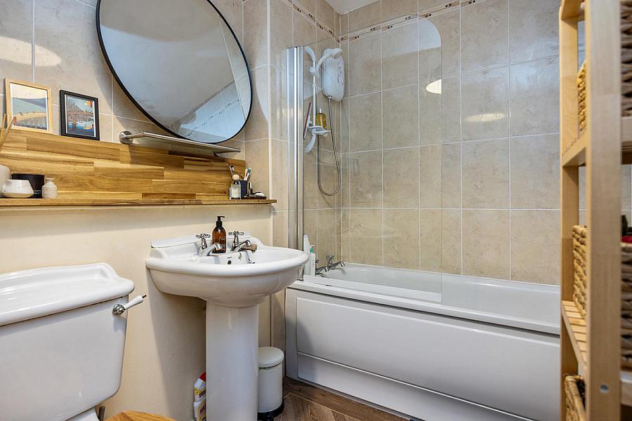 16 Ravenhill Reach