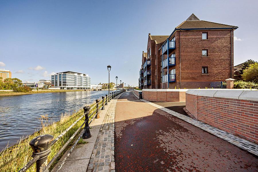 16 Ravenhill Reach