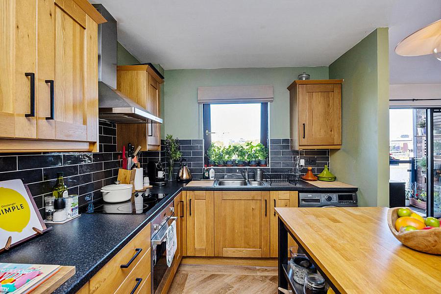16 Ravenhill Reach