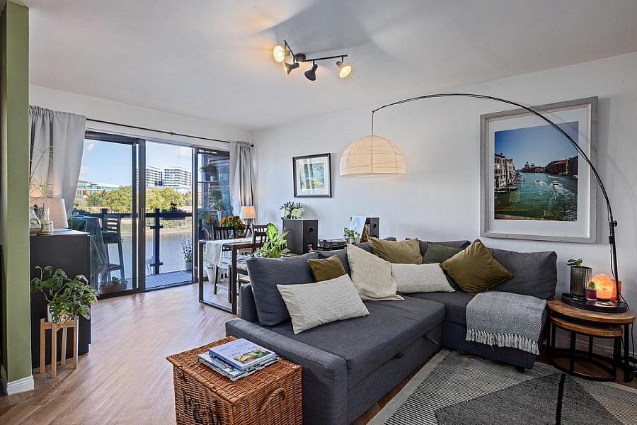16 Ravenhill Reach