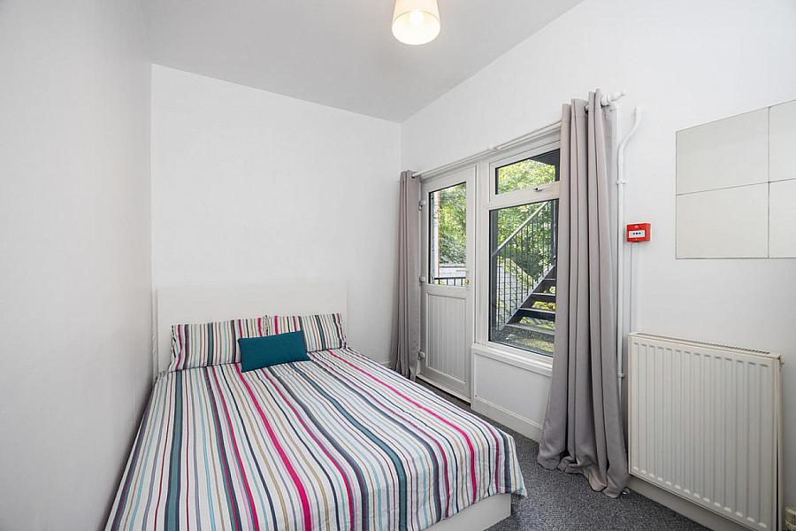 Apartment 4, 1 Sandown Park