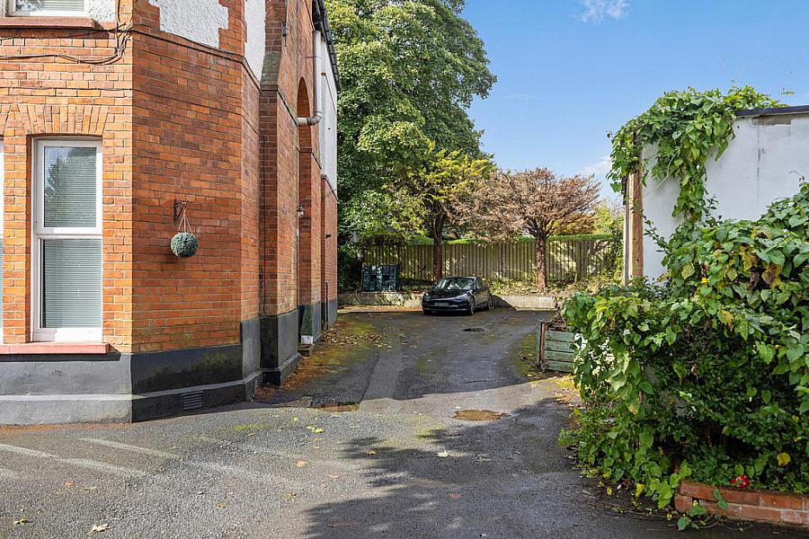Apartment 4, 1 Sandown Park