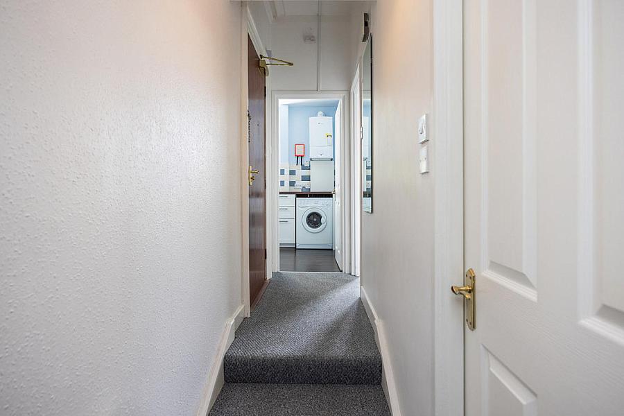 Apartment 4, 1 Sandown Park