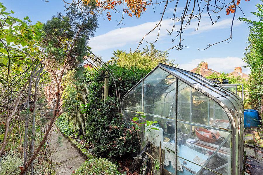 9 Kingsway Park