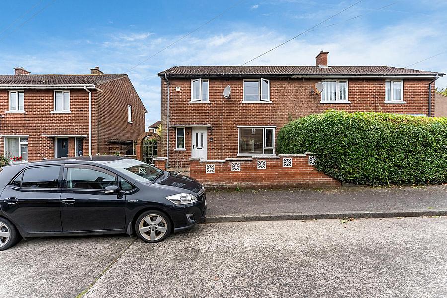 35 Knocknagoney Gardens,Belfast, BT4 2QA