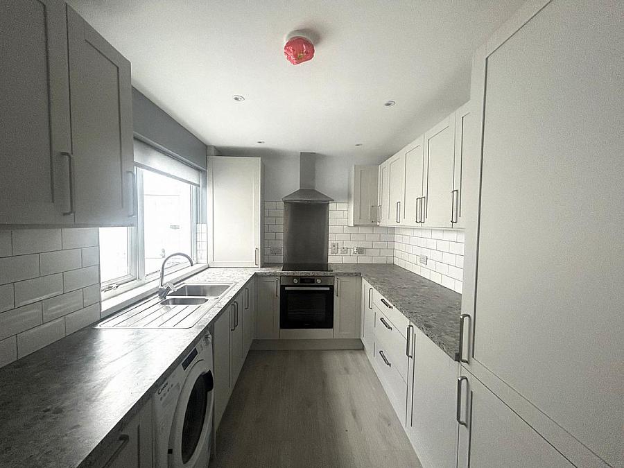 8 Strandburn Parade
