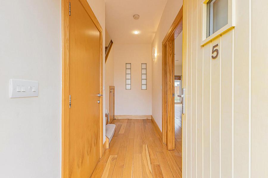 5 The Cottages