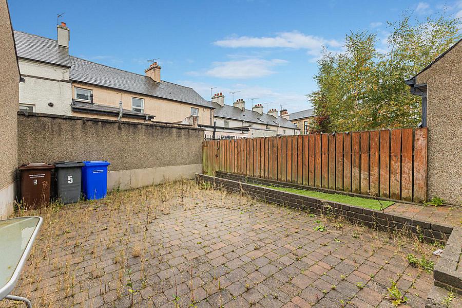 5 The Cottages