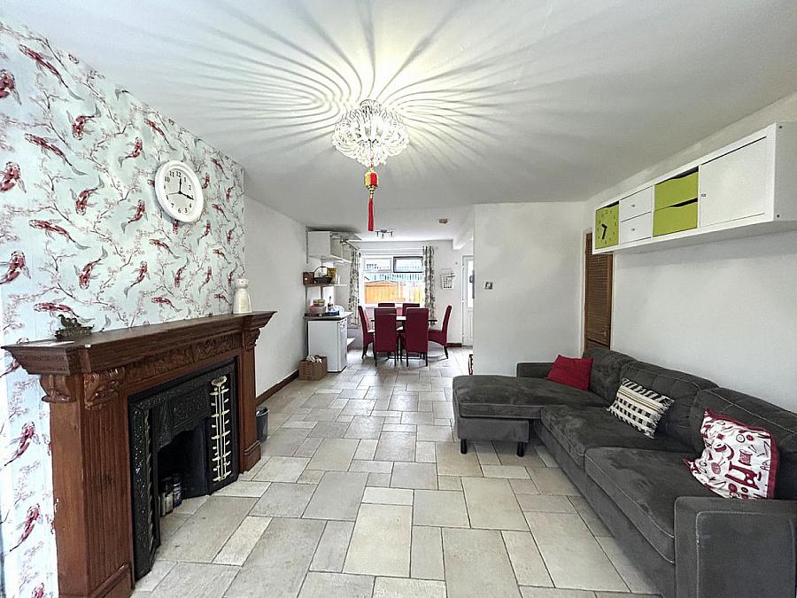 12 Wellwood Close