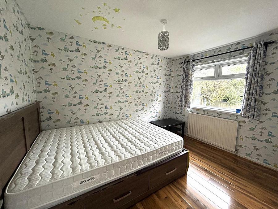12 Wellwood Close