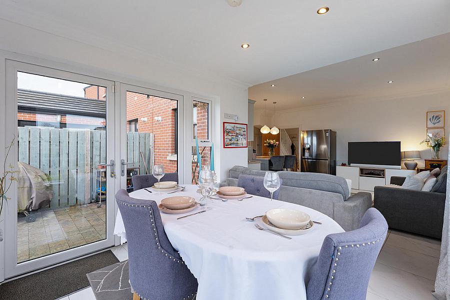 12 Castlegowan Crescent