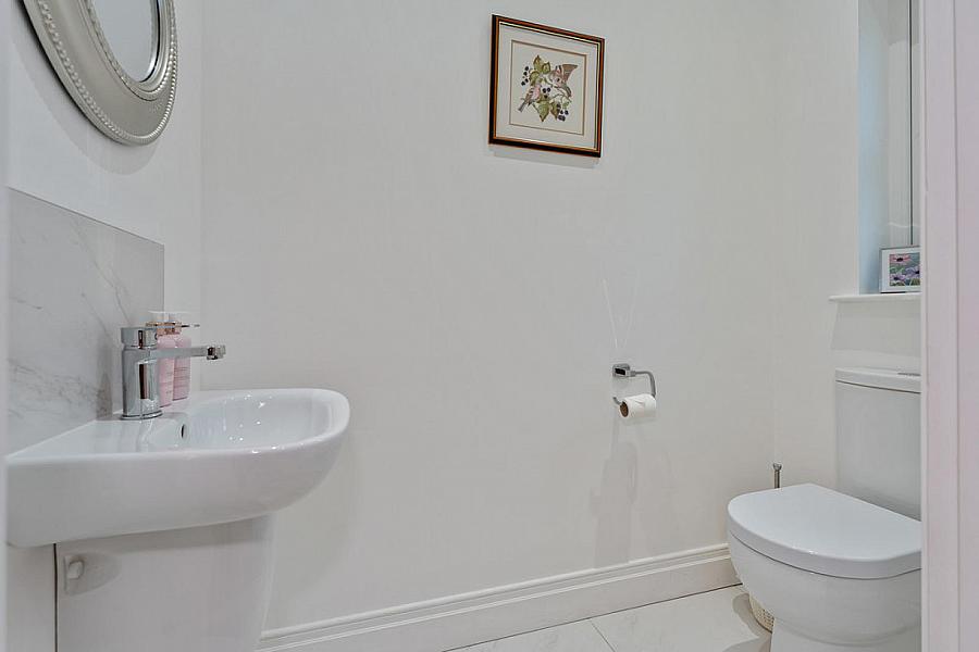 12 Castlegowan Crescent