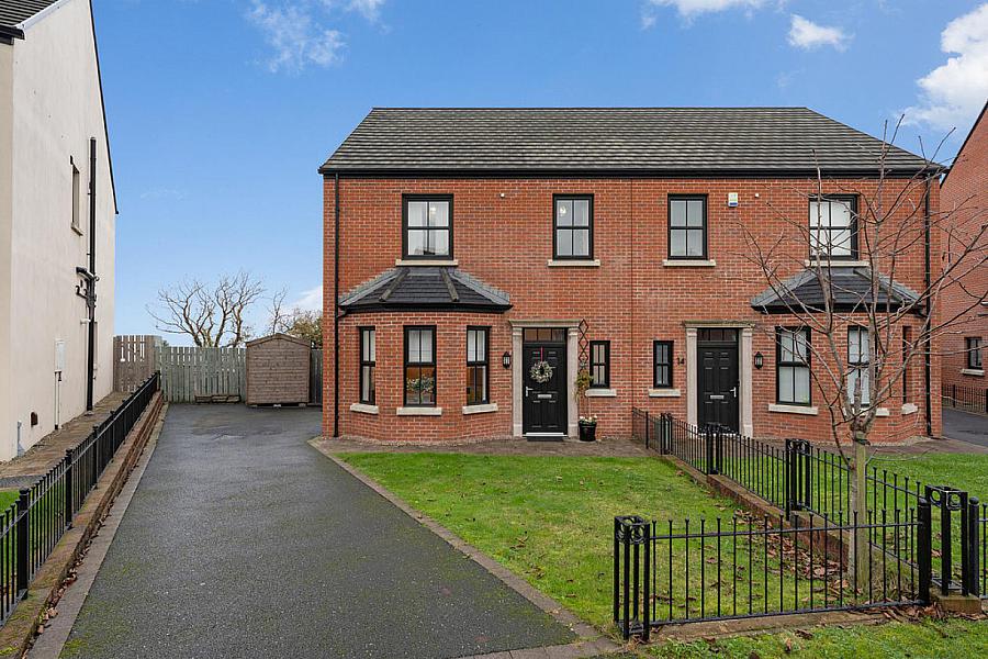 12 Castlegowan Crescent