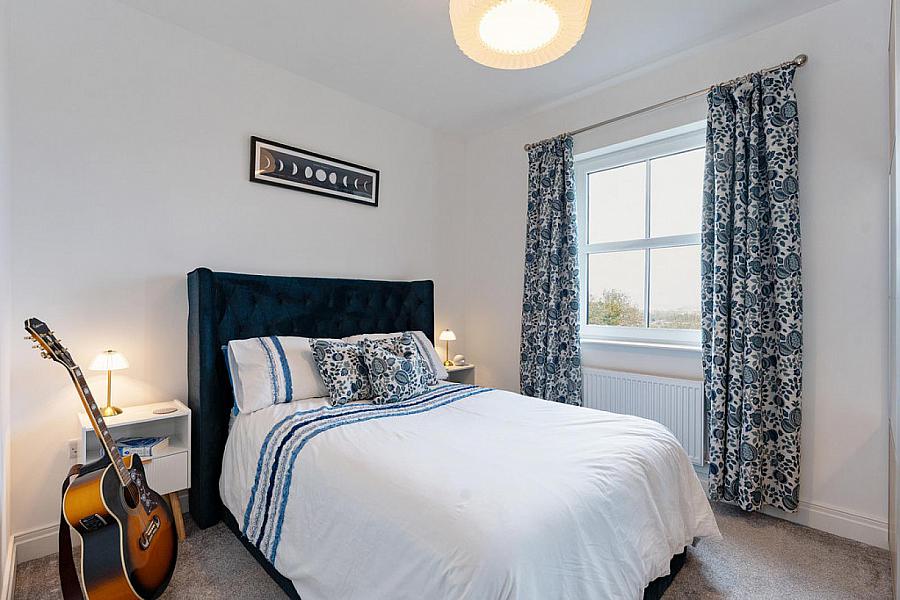 12 Castlegowan Crescent