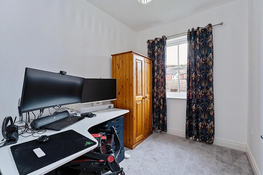 12 Castlegowan Crescent