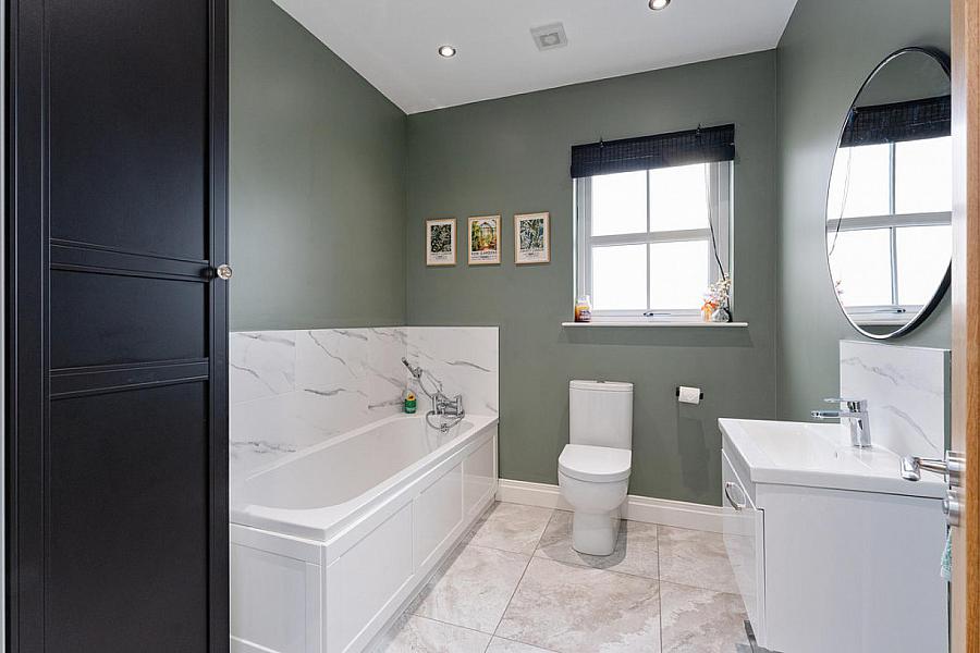 12 Castlegowan Crescent